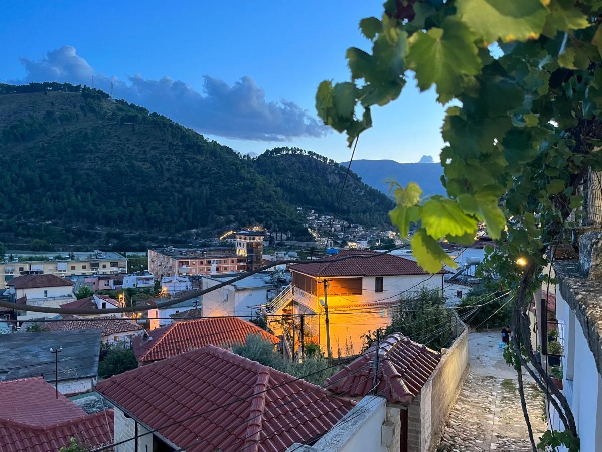 Nena'S Dashe House Berat Exterior photo